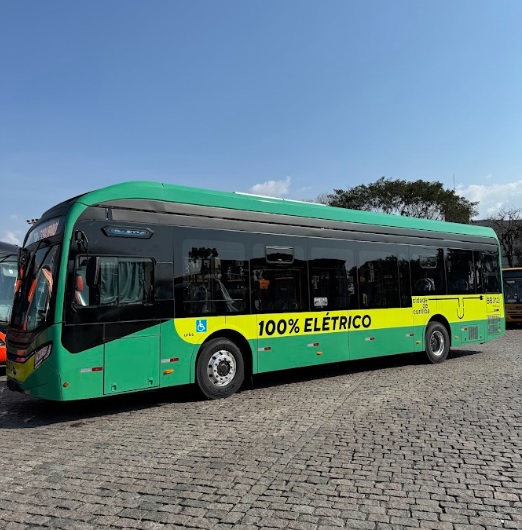 Foto de ônibus elétrico