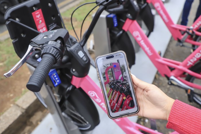  Foto da tela do aplicativo de bicicleta compartilhada que já está disponível para uso dos curitibanos