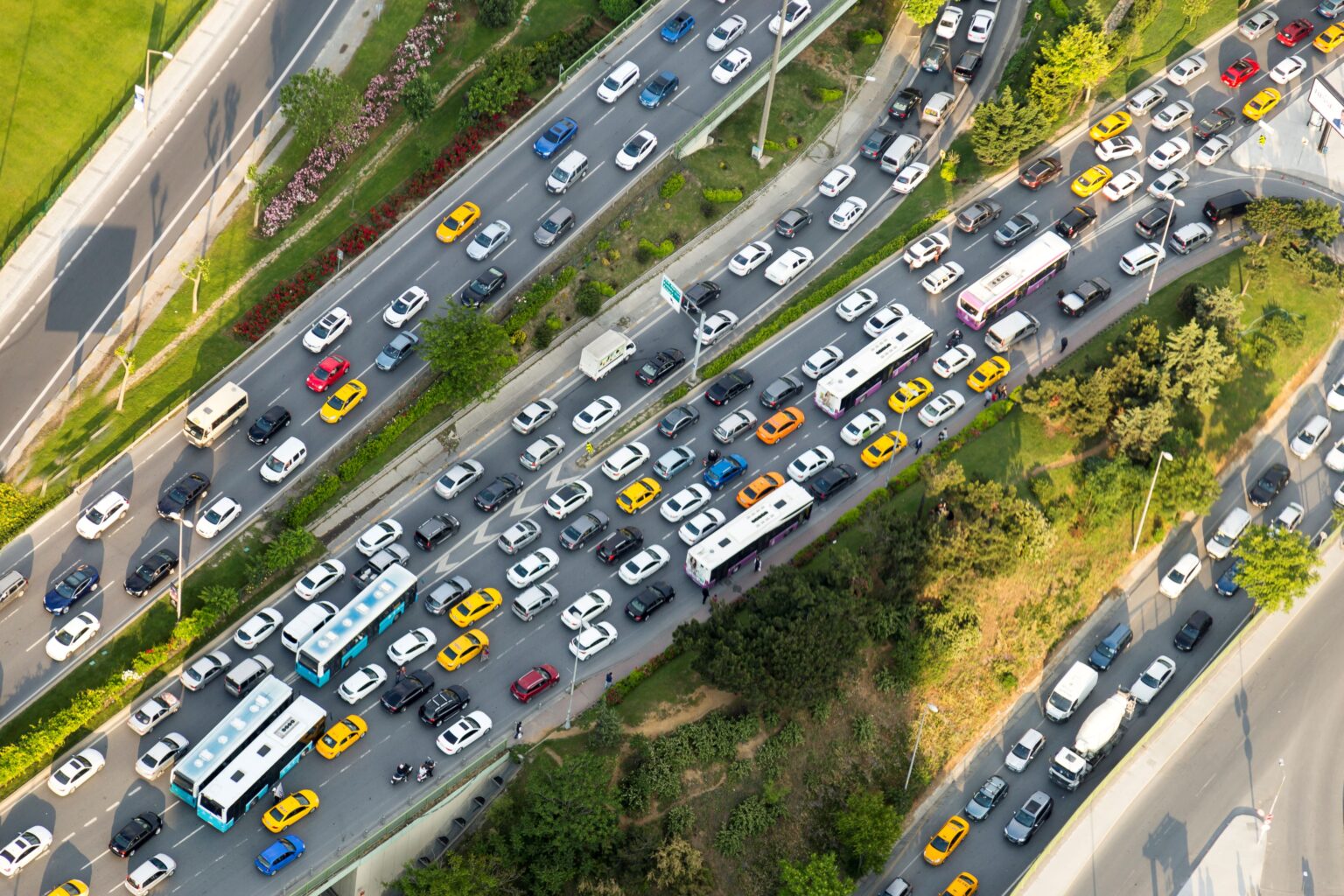 Foto de visão aérea de congestionamento na cidade de Istambul